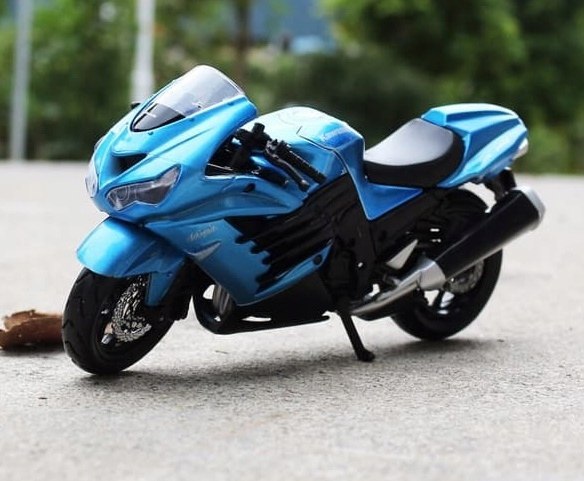 KAWASAKI Ninja ZX 14R motocykl model 1:18 Maisto